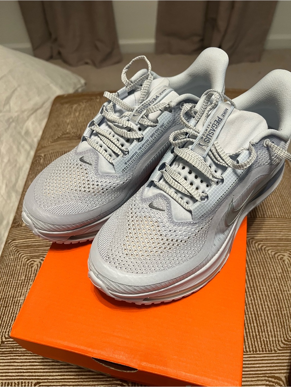 Like New! Nike Women's Light Blue Pegasus Sneakers, Sz 10